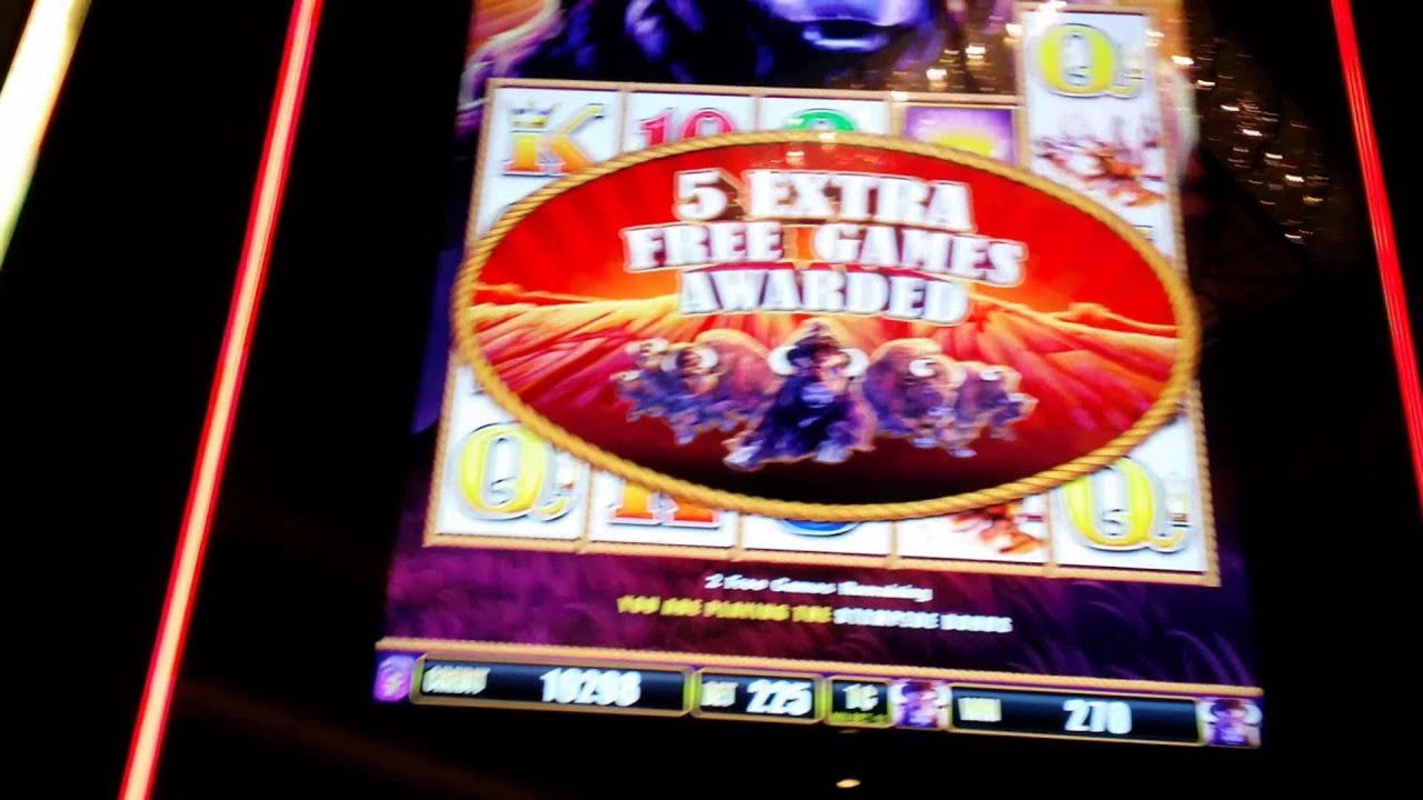 €990 Daily freeroll slot tournament at Casino-X