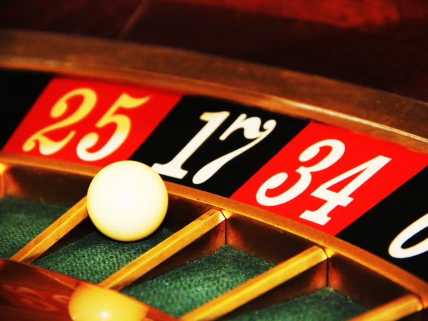 EUR 77 Daily freeroll slot tournament at Genesis Casino