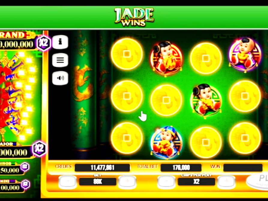 $280 Daily freeroll slot tournament at Royal Panda Casino