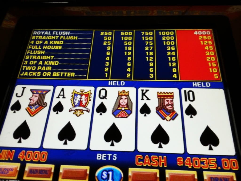 155 free casino spins at Casino Heroes