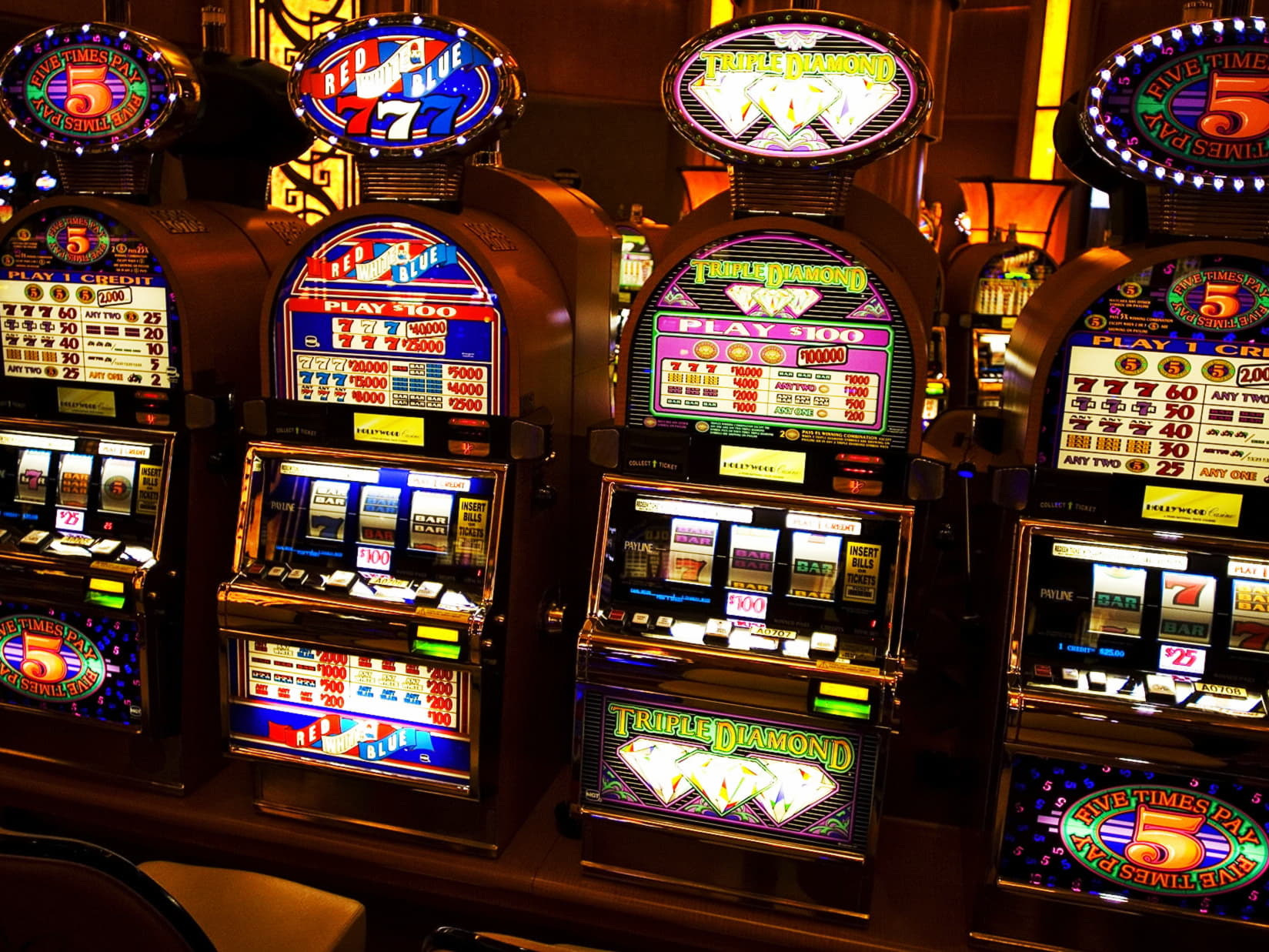 700% No Rules Bonus! at Casino Heroes