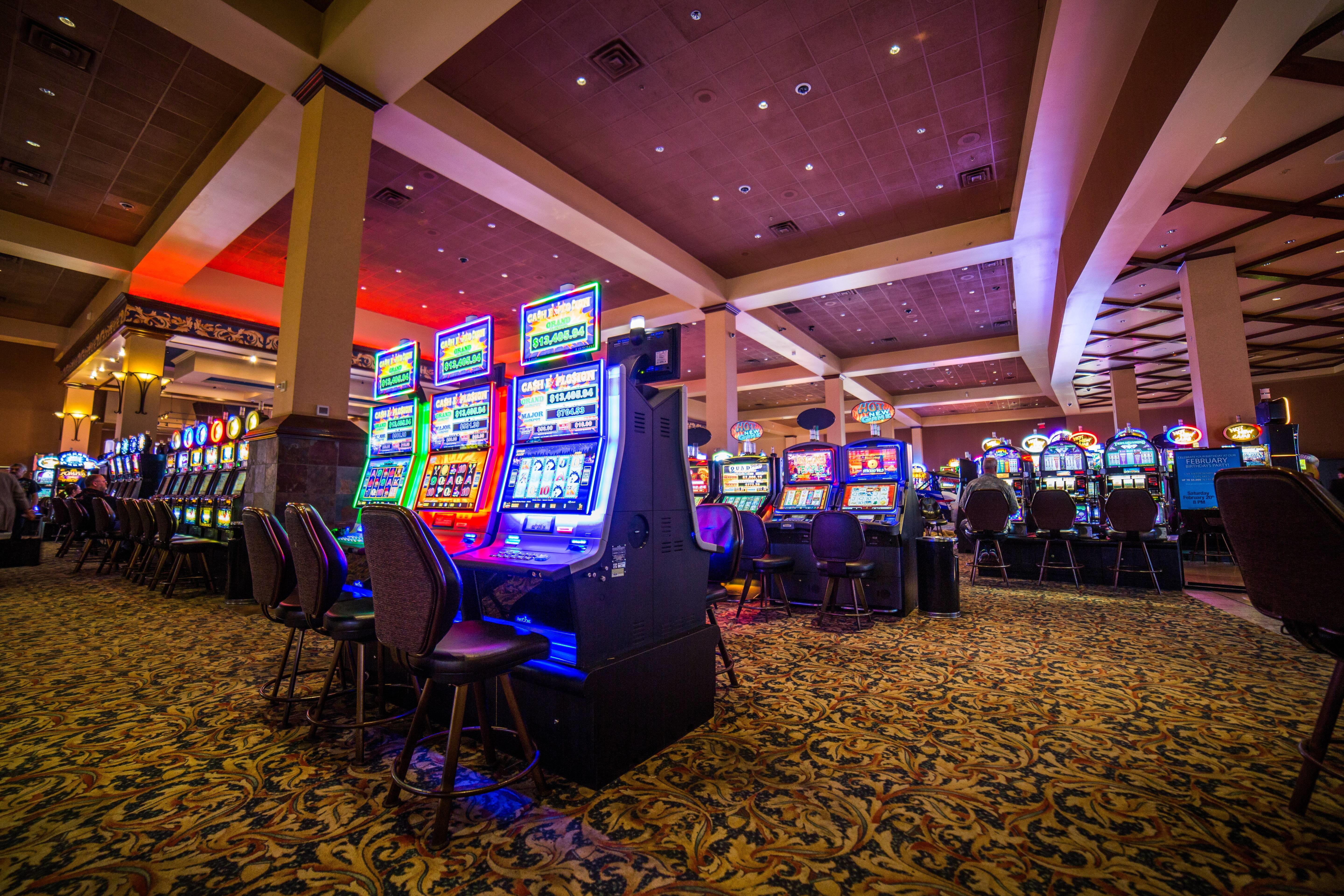 EURO 265 Daily freeroll slot tournament at Vegas Hero Casino