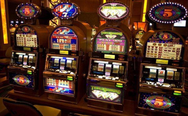 €190 Daily freeroll slot tournament at Casino-X