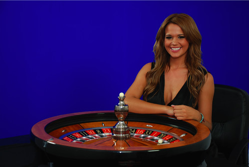 Naomi at the Roulette Table - Smart Live Gaming Online Casino